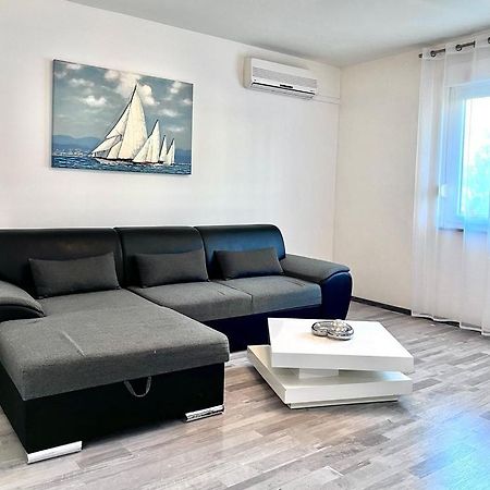 Luana Lux Apartment Pola Esterno foto