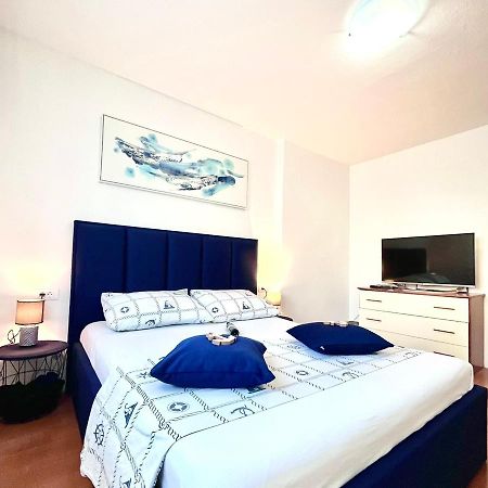 Luana Lux Apartment Pola Esterno foto